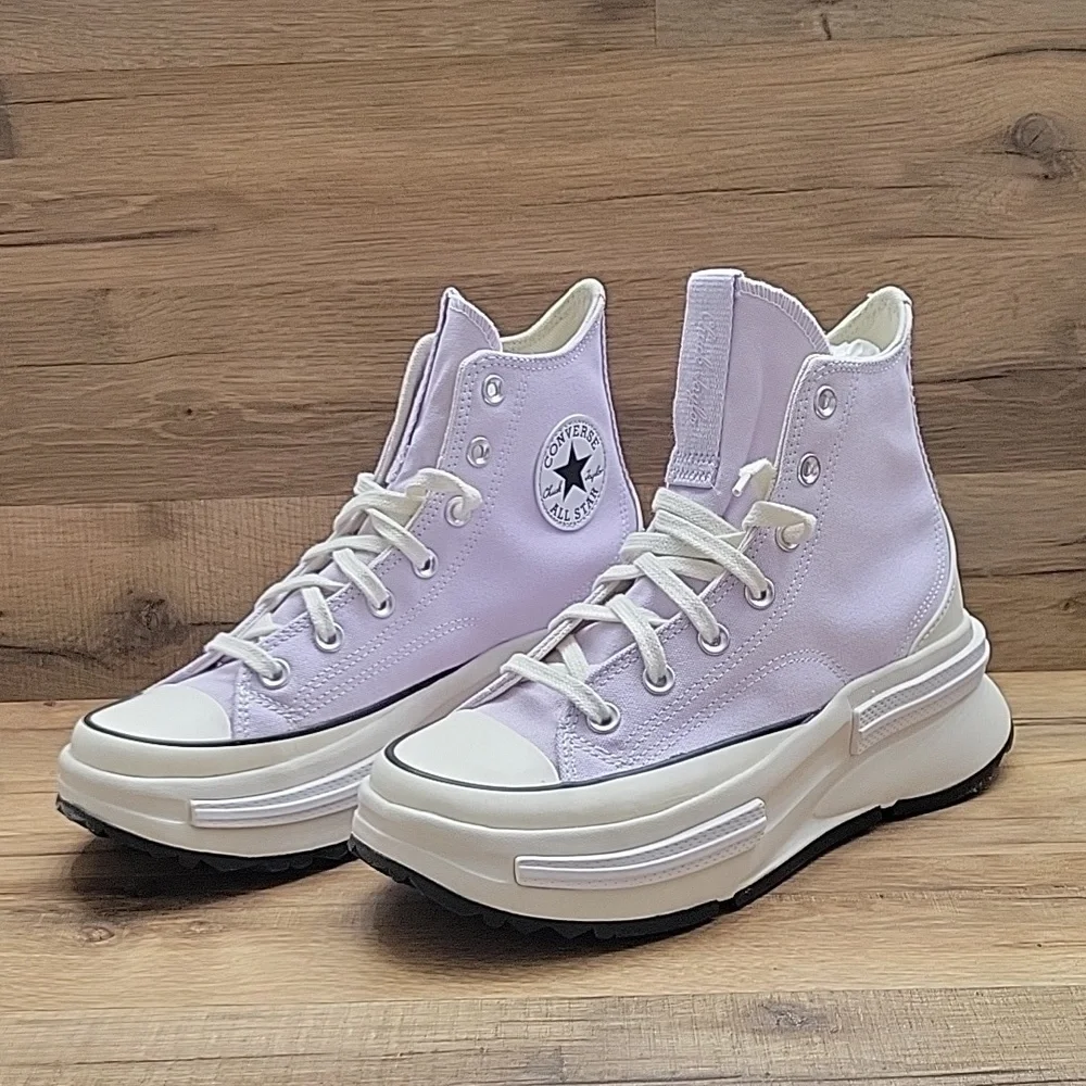 Converse High Top Brand new in the box no lid authentic.